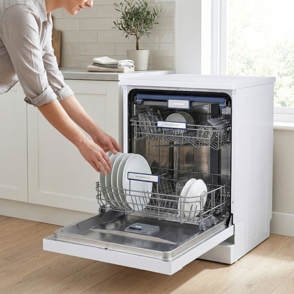 Heinner HDW-FSM60714AWD freistehender Geschirrspüler – 14 Maßgedecke – AquaStop – Energieeffizienzklasse D – Bild 6