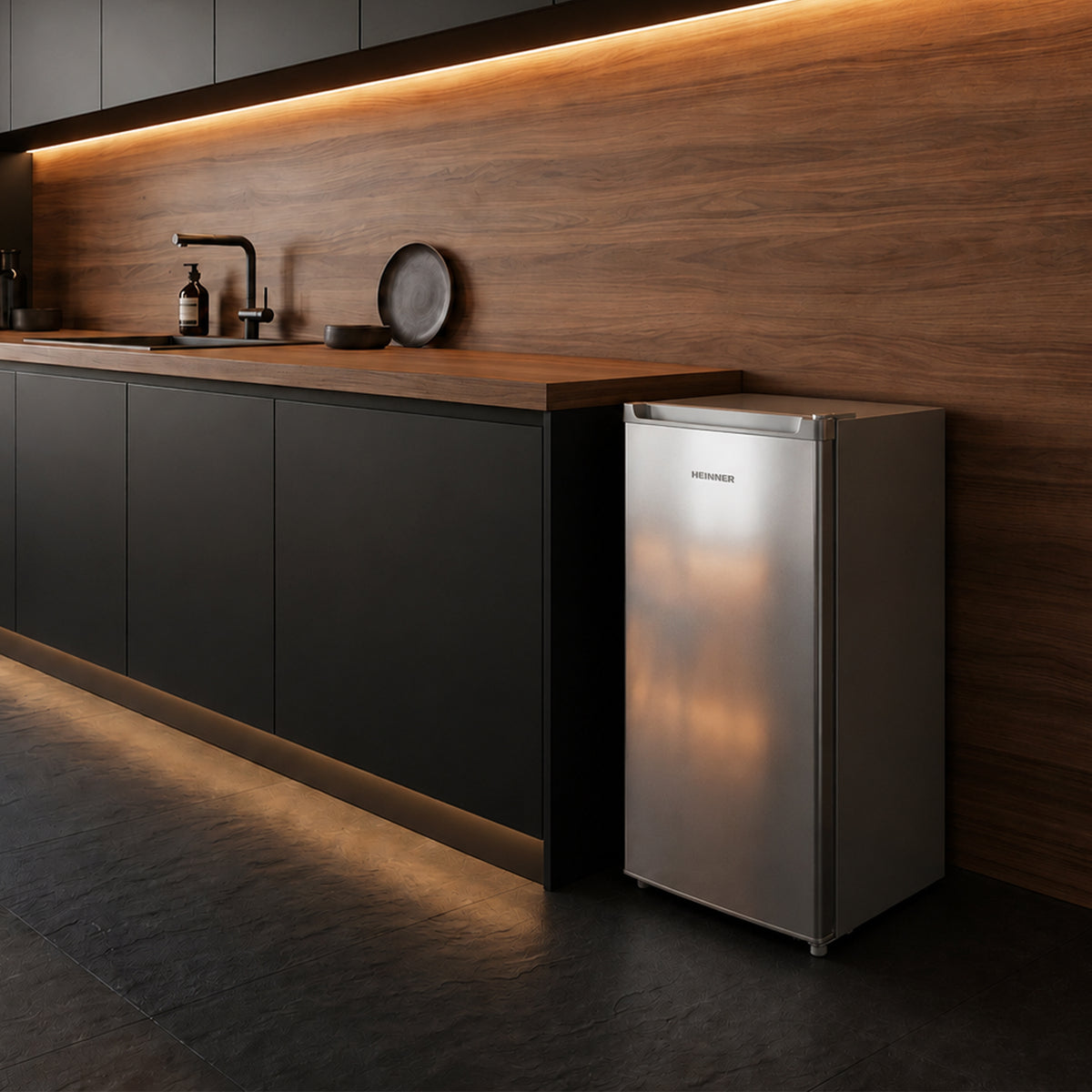 Heinner Tischkühlschrank HF-HS94SE – 94 Liter – LED-Beleuchtung – Bild 6