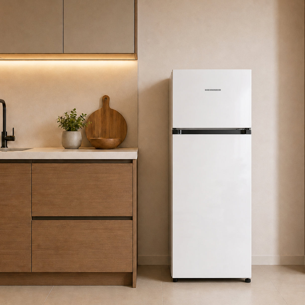 Heinner Kühl-Gefrierkombination HF-HS243E – 243 Liter – LED-Beleuchtung – Energieeffizienzklasse E – Bild 5