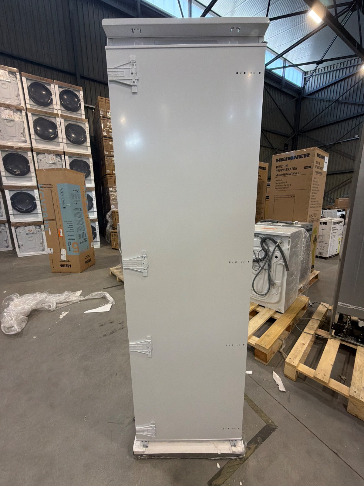 Heinner HF-BIM304NFINVE Einbaukühlschrank – 304 l – No Frost – Energieeffizienzklasse E — Outlet – Bild 2